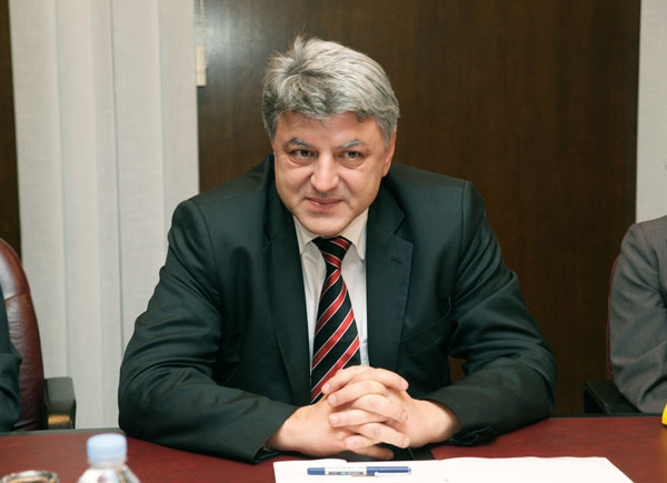 2011. 12. 23. - Bozidar Kalmeta primopredao vlast novom ministru pomorstva prometa i infrastrukture Zlatku Komadi9ni